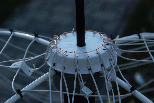 http://sprint.no-ip.org/images/lowfer/136kHz%20Antenna/finbar_3.jpg
