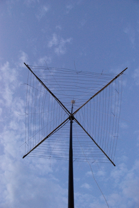 http://sprint.no-ip.org/images/lowfer/136kHz%20Antenna/finbar_4.jpg